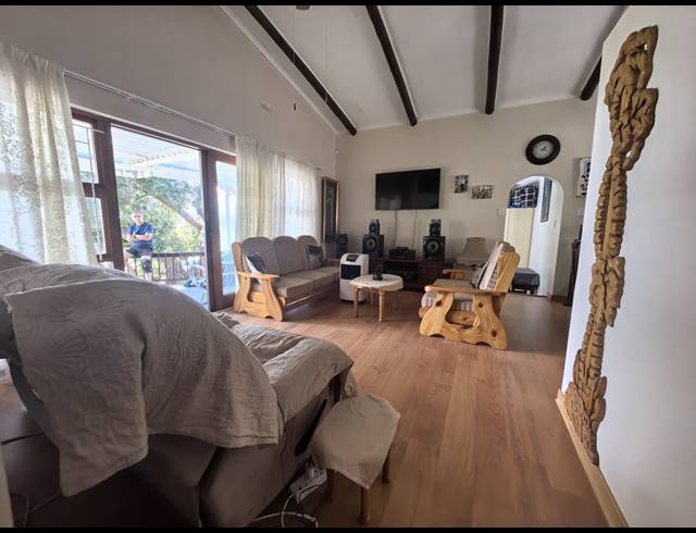 5 BEDROOM HOUSE FOR SALE IN FRAAIUITSIG